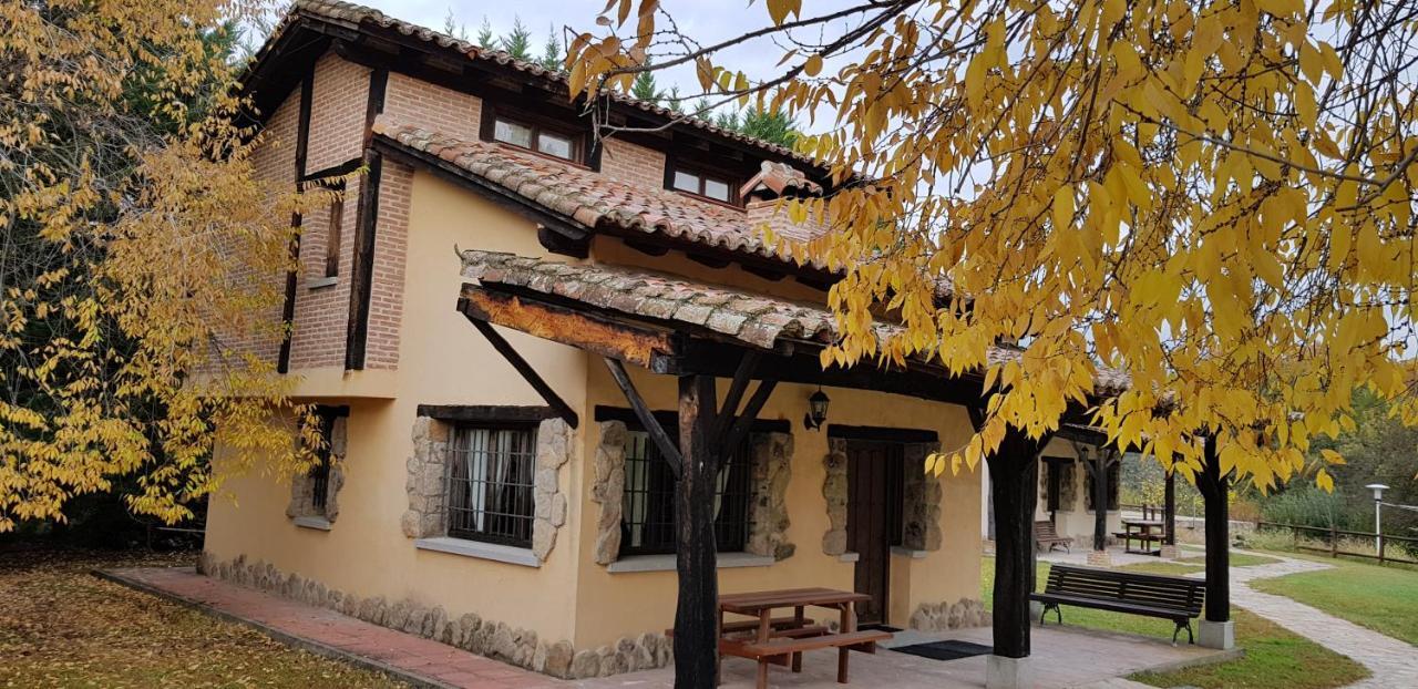 Gasthaus Esencia De Gredos Ramacastanas Exterior foto
